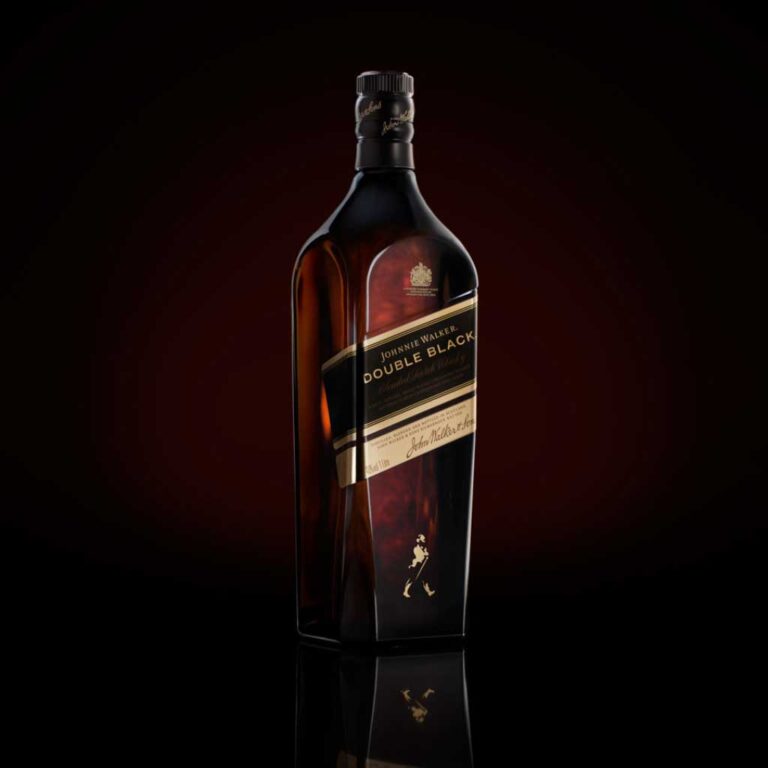 Macallan vs Johnnie Walker whisky review WhiskyWorld