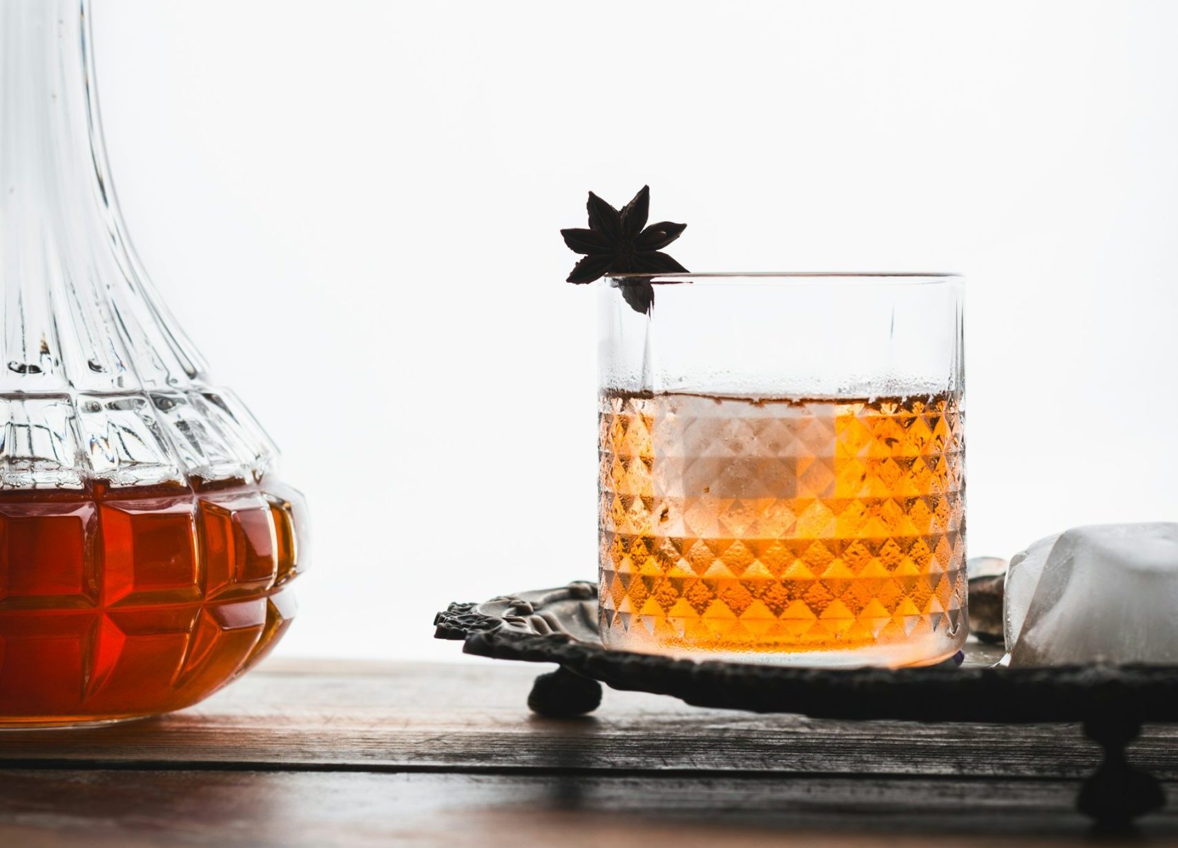 Whiskey glasses: Which type to use and why