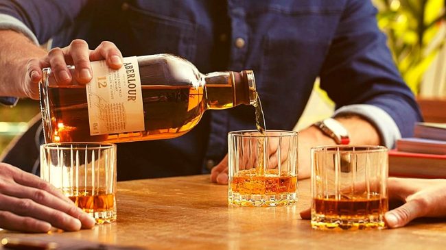 Single malt vs blended whiskey: Which to choose?